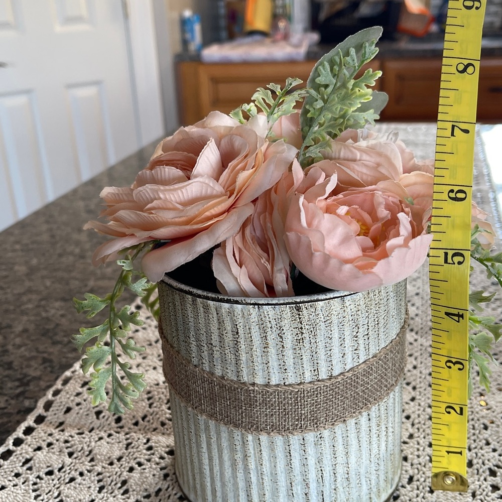 Rustic Floral Arrangement with Peach Roses 🌺 - Picture 4 of 4